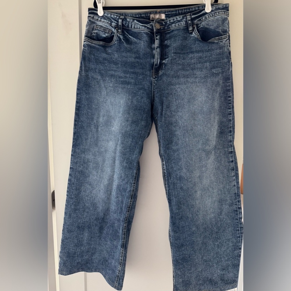 Kut From The Kloth. Size 18. Wide leg. High rise